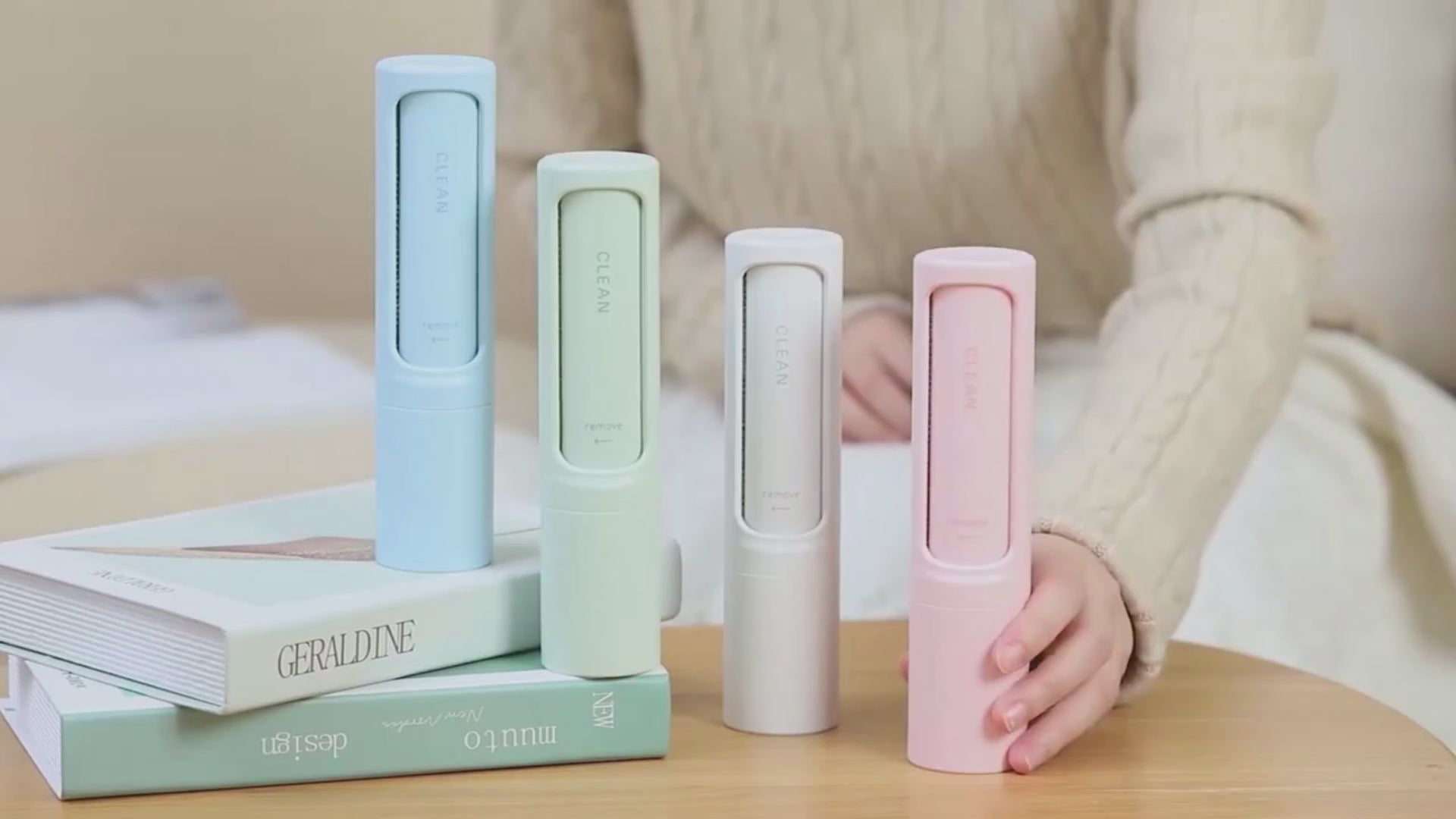 Brosse autonettoyante pour poils d'animaux - Rouleau anti-peluches portable 